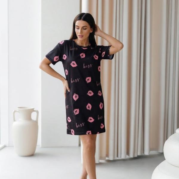 Black Kiss Print Short Nighty for Women Cotton